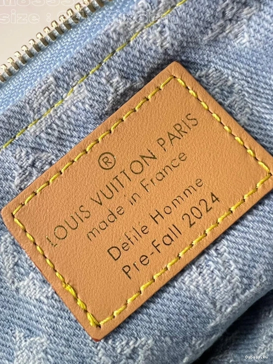 VUITTON pochette double LOUIS -24.5*13.5*6.5CM Liv 0426